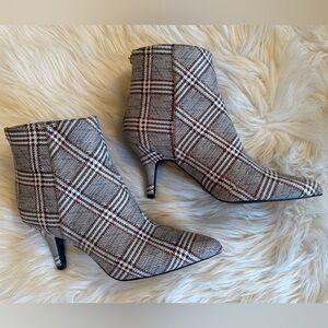Qupid Plaid Heeled Booties - Black/White/Red